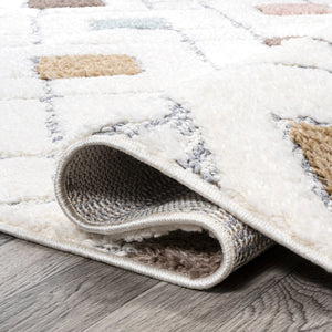 Astrid Retro Trellis High - Low Runner Rug - Tuesday Morning - Runner Rugs