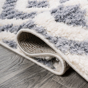 Astrid Retro Trellis High - Low Runner Rug - Tuesday Morning - Runner Rugs