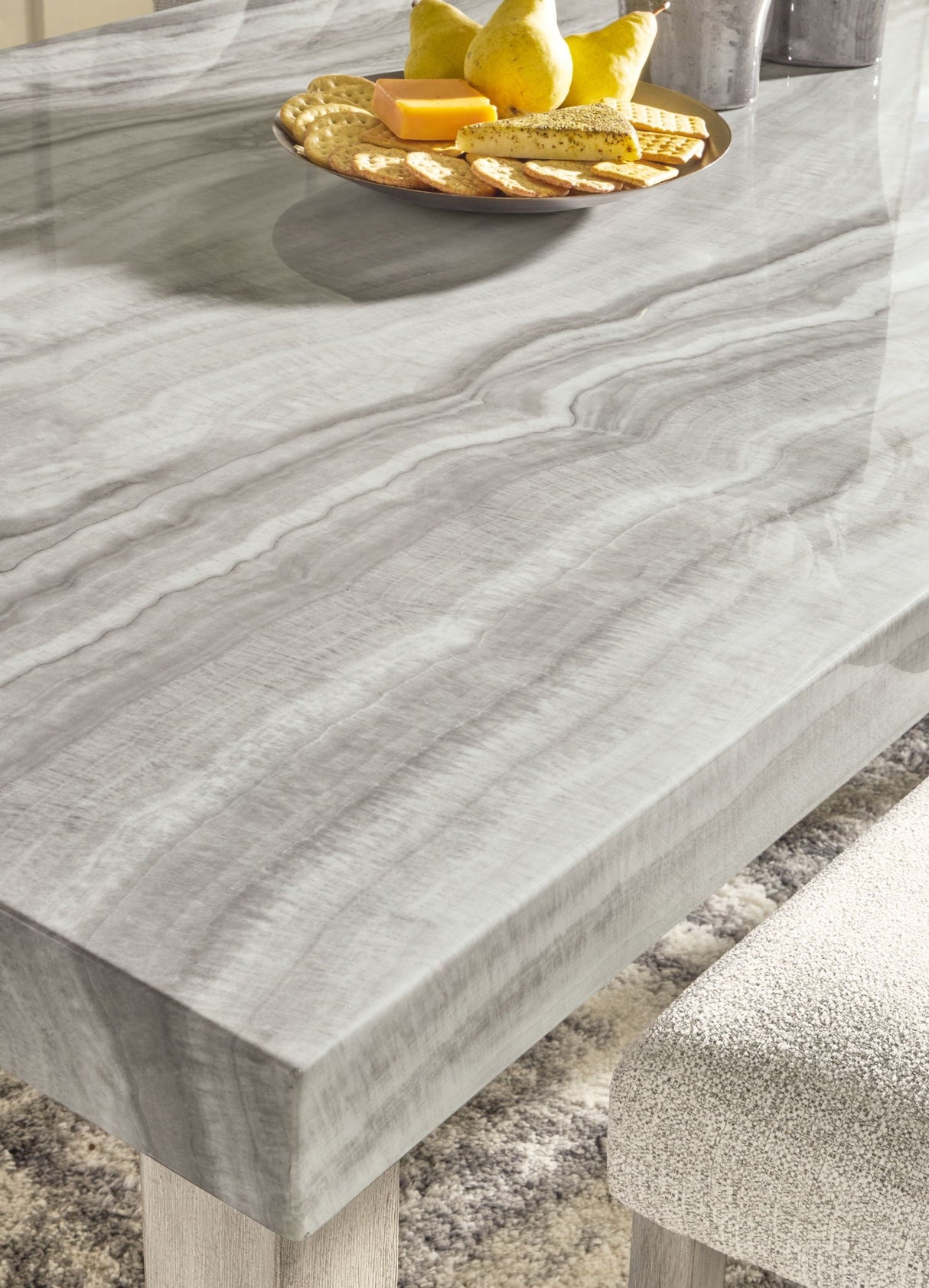 Larawyn - Dining Room Table
