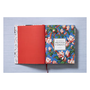 The Book of Printed Fabrics. From the 16th century until today (German, French, English)