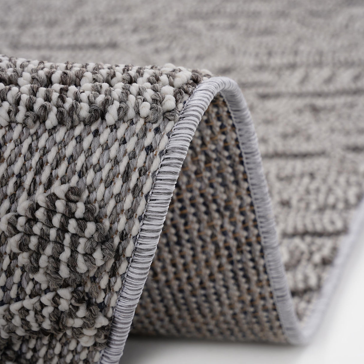 NAAR Guros Collection Traditional Indoor/Outdoor Area Rug
