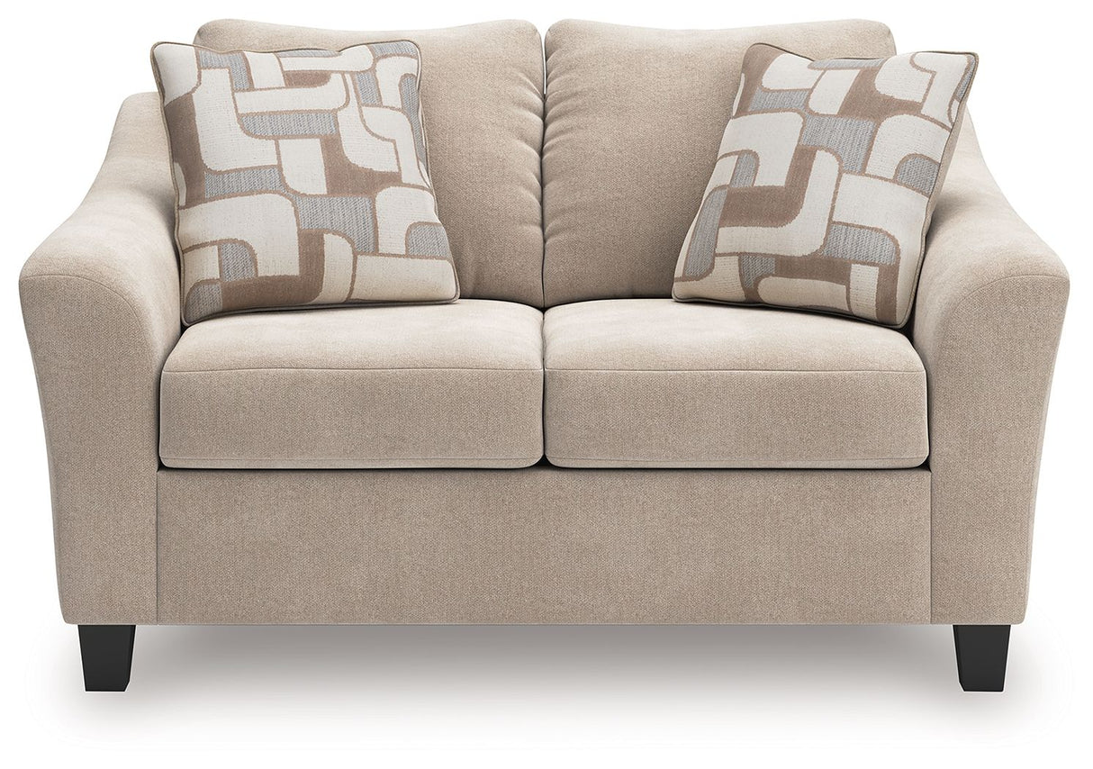 Willarae - Loveseat