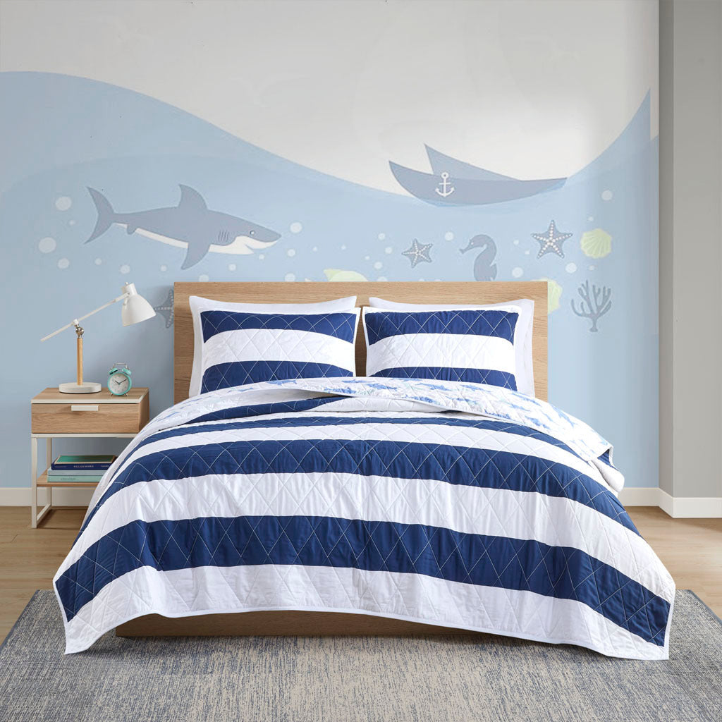Cotton-Cabana-Stripe-Reversible-Quilt-Set-with-Shark-Reverse-Quilts-&-Comforters