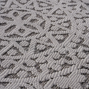 Guros Collection 4' x 6' Area Rug