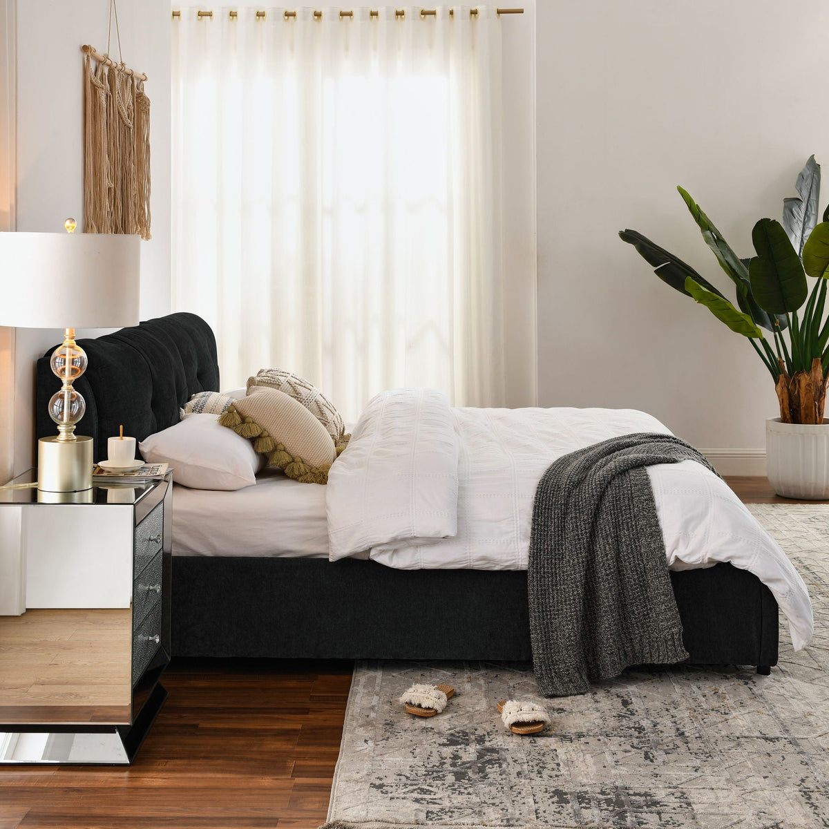 Storage Upholstered Hydraulic Platform Bed With Integrated Headboard