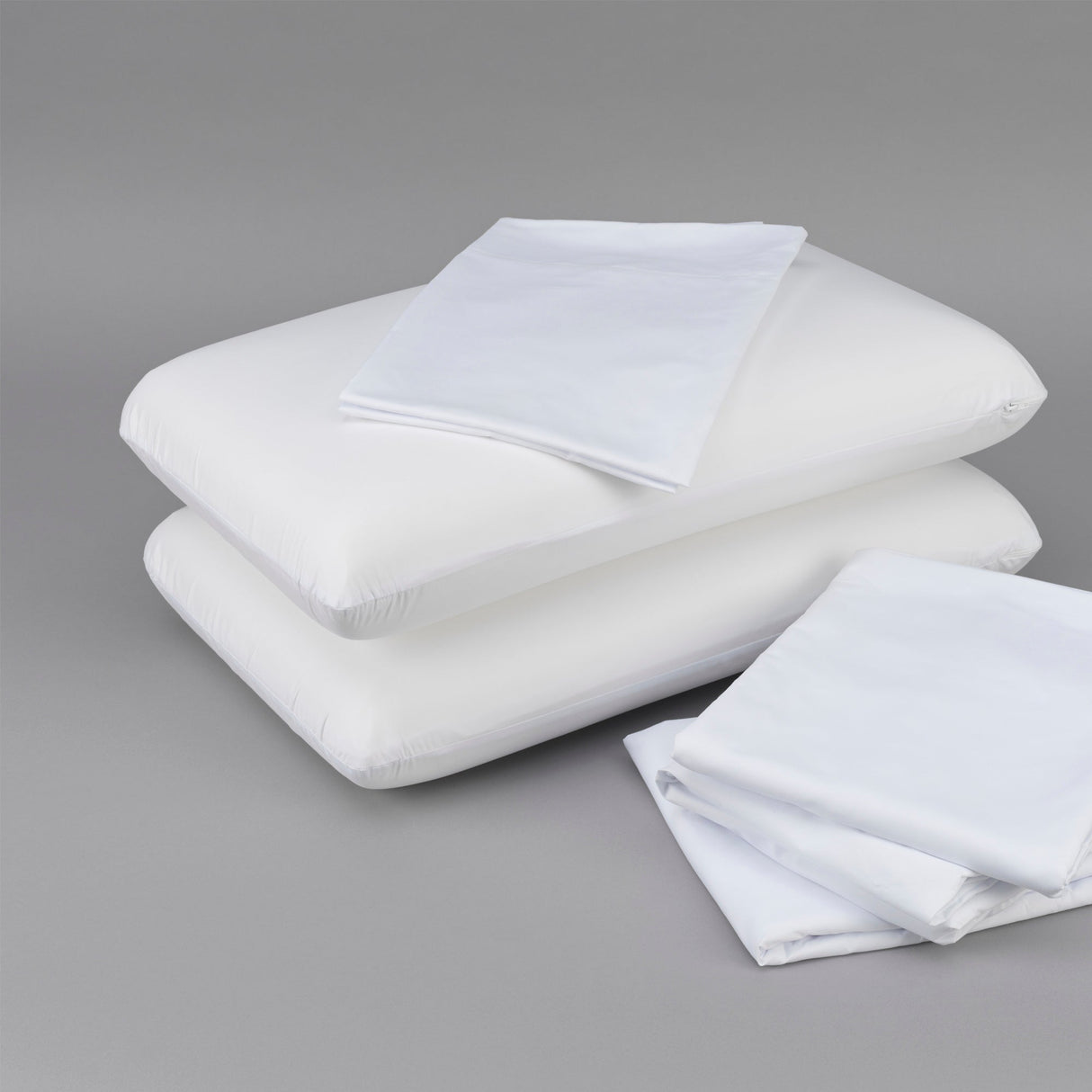 Heiq cooling  bedding bundle: memory foam pillows, sheet set, mattress protectors