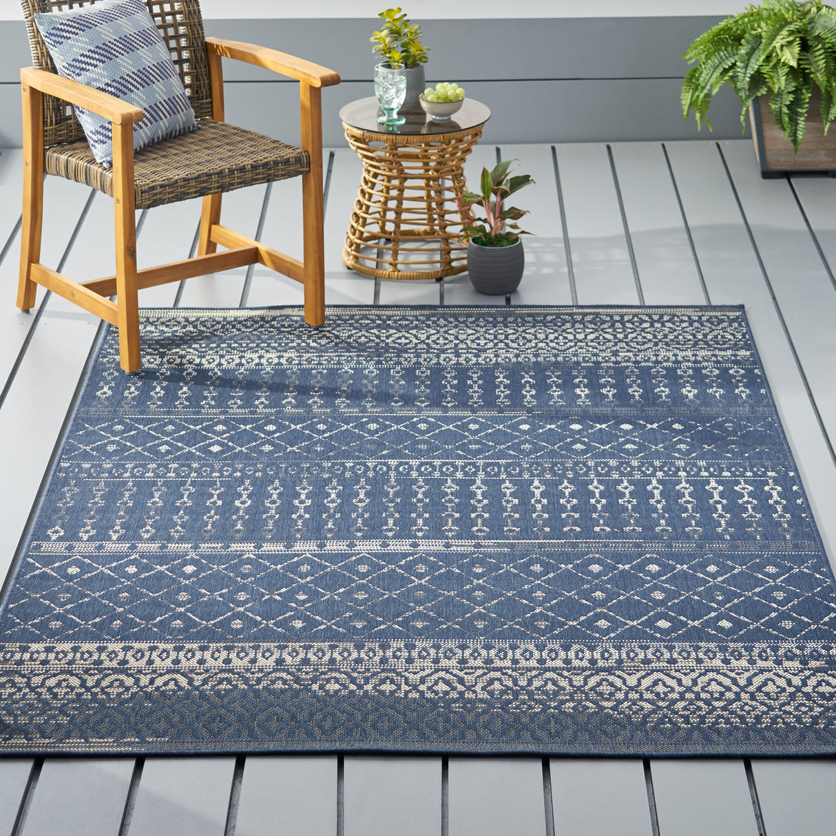 Navy & ivory indoor/outdoor Area Rug 5'3'x7' by christopher knight home
