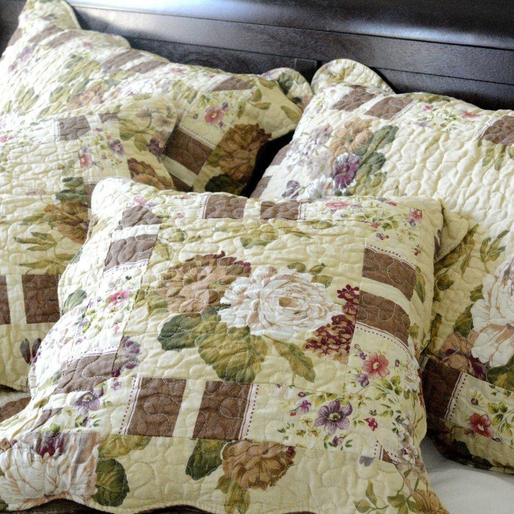 DaDa Bedding Vintage Cottage Rose Garden Floral Ivory Yellow Cotton Scalloped Quilted Bedspread Set (DXJ103478)