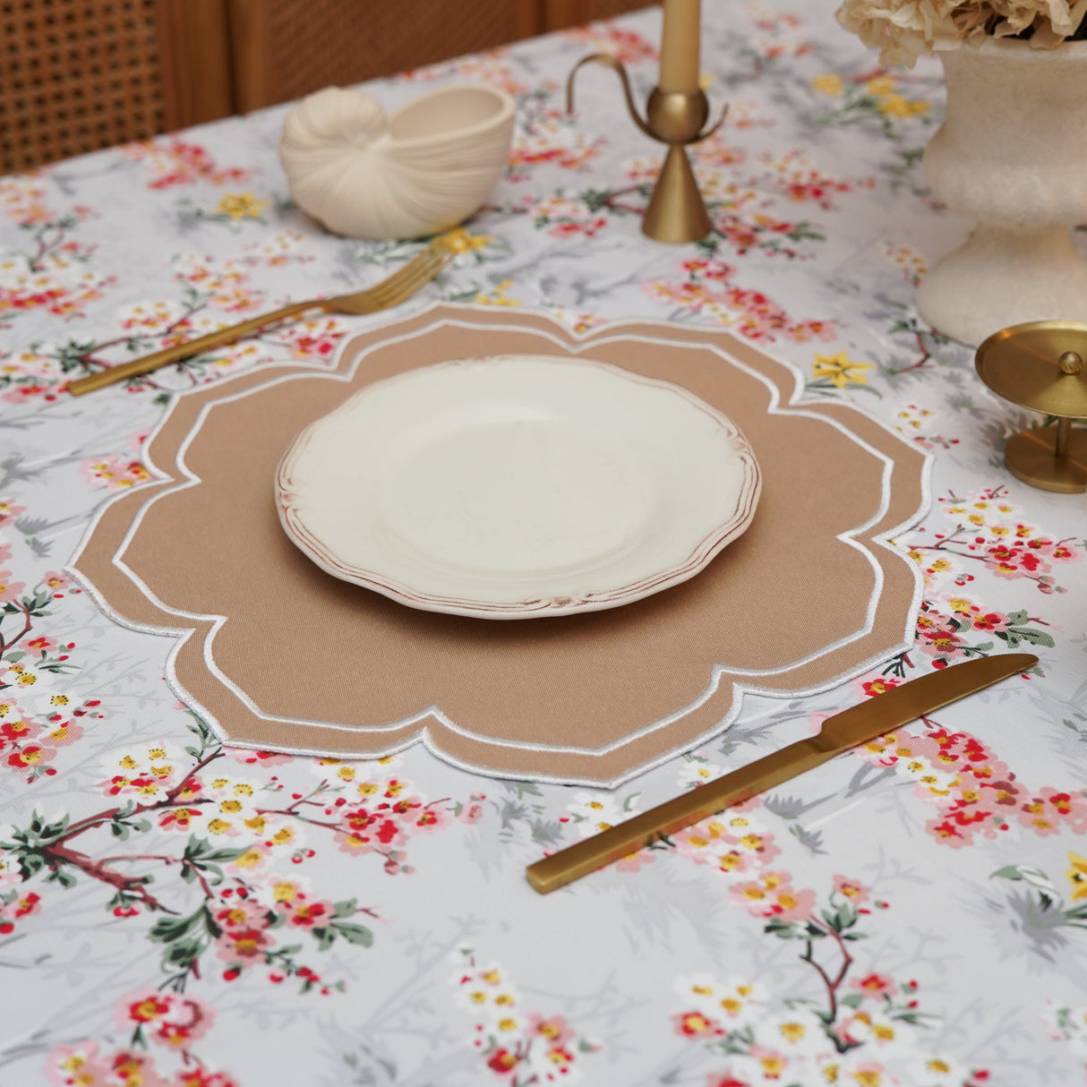 LUMERA BEIGE WAVY EDGE FABRIC PLACEMAT