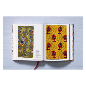 The Book of Printed Fabrics. From the 16th century until today (German, French, English)