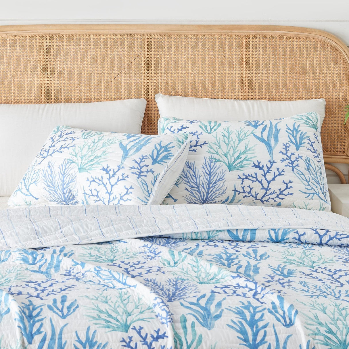 Blue-coral-quilt-amelia-island-Quilts-&-Comforters