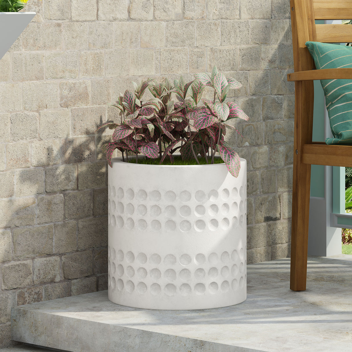 Antique white round planter