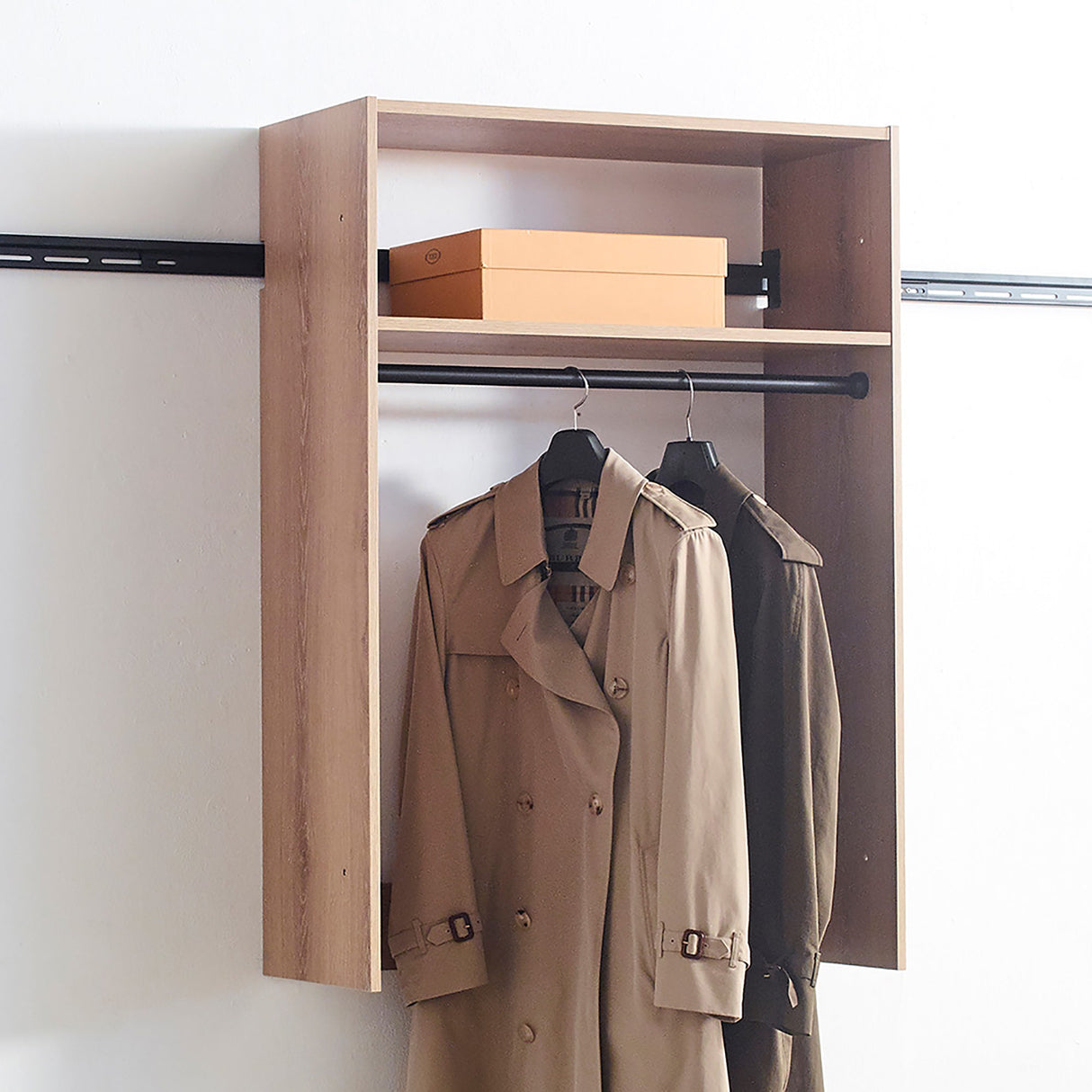 Devi Walk-In Closet