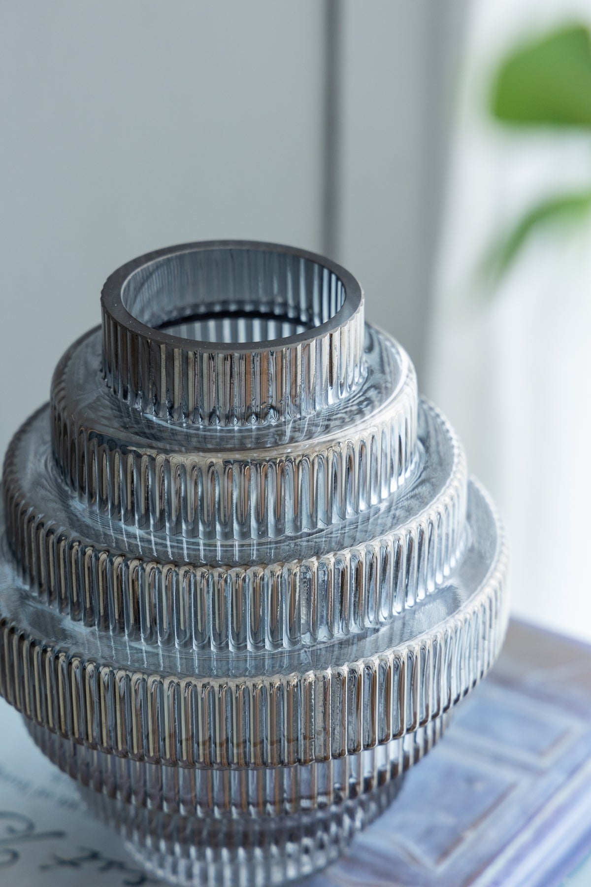 D5.9x6.7' Multi-Tiered Geometric Vase with Smoked Blue Finish, Set of 2