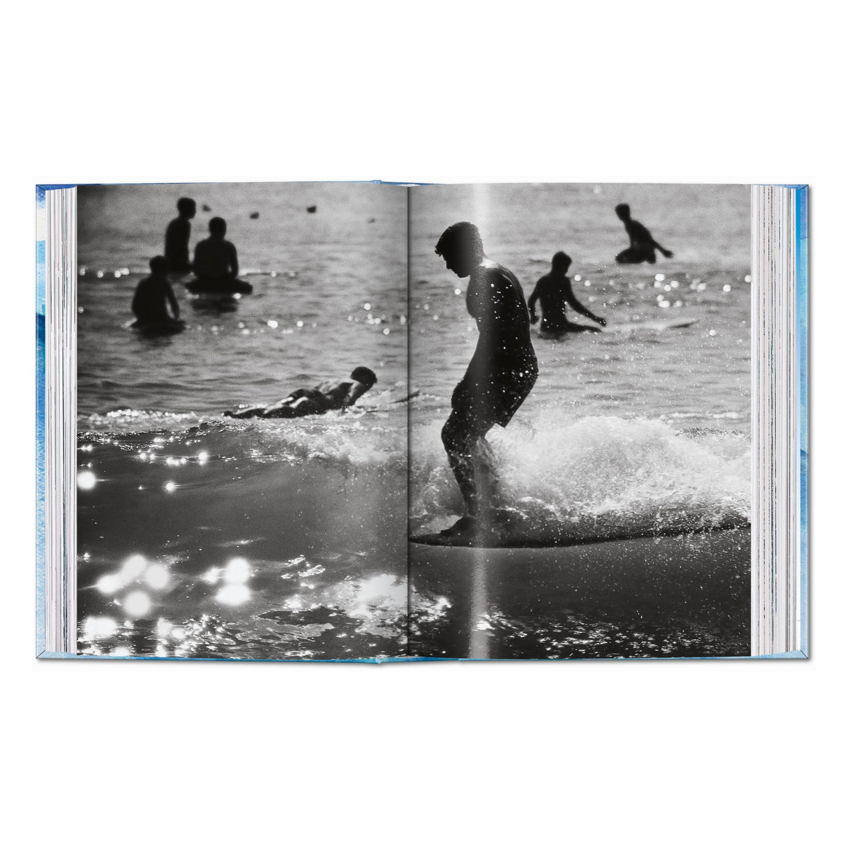 Surfing. 1778–Today. 45th Ed. (English)