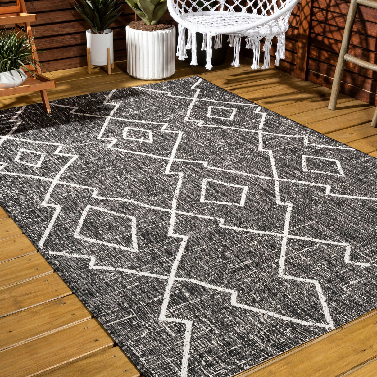 Carwa Tribal Diamond Trellis Indoor/Outdoor Area Rug - Tuesday Morning - Area Rugs