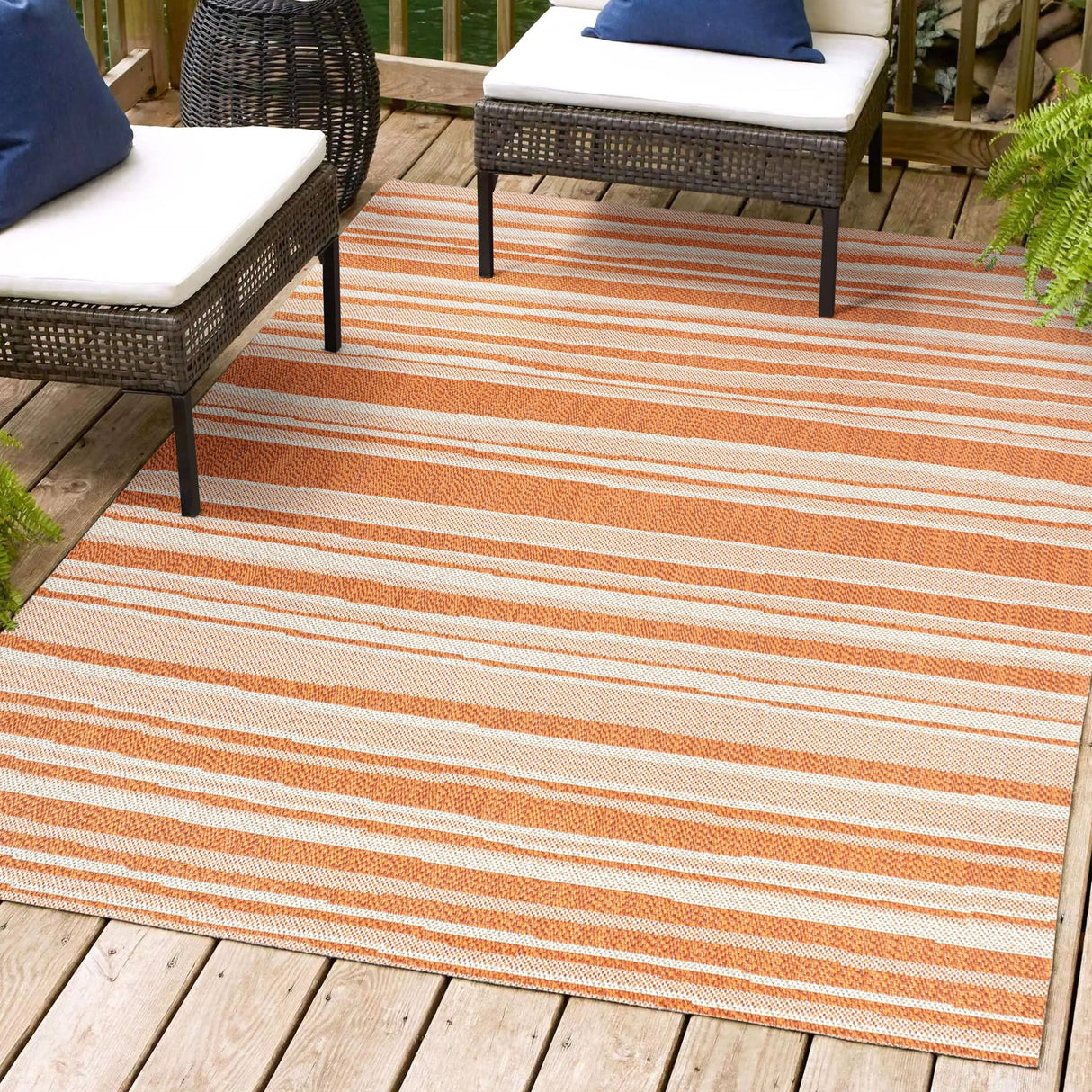Castara Wavy Stripe Modern Indoor/Outdoor Area Rug - Tuesday Morning - Area Rugs