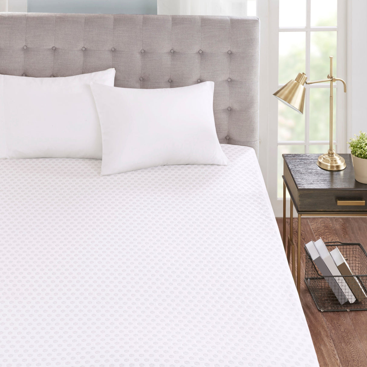 Hypoallergenic cooling gel memory foam mattress topper with removable cooling cover