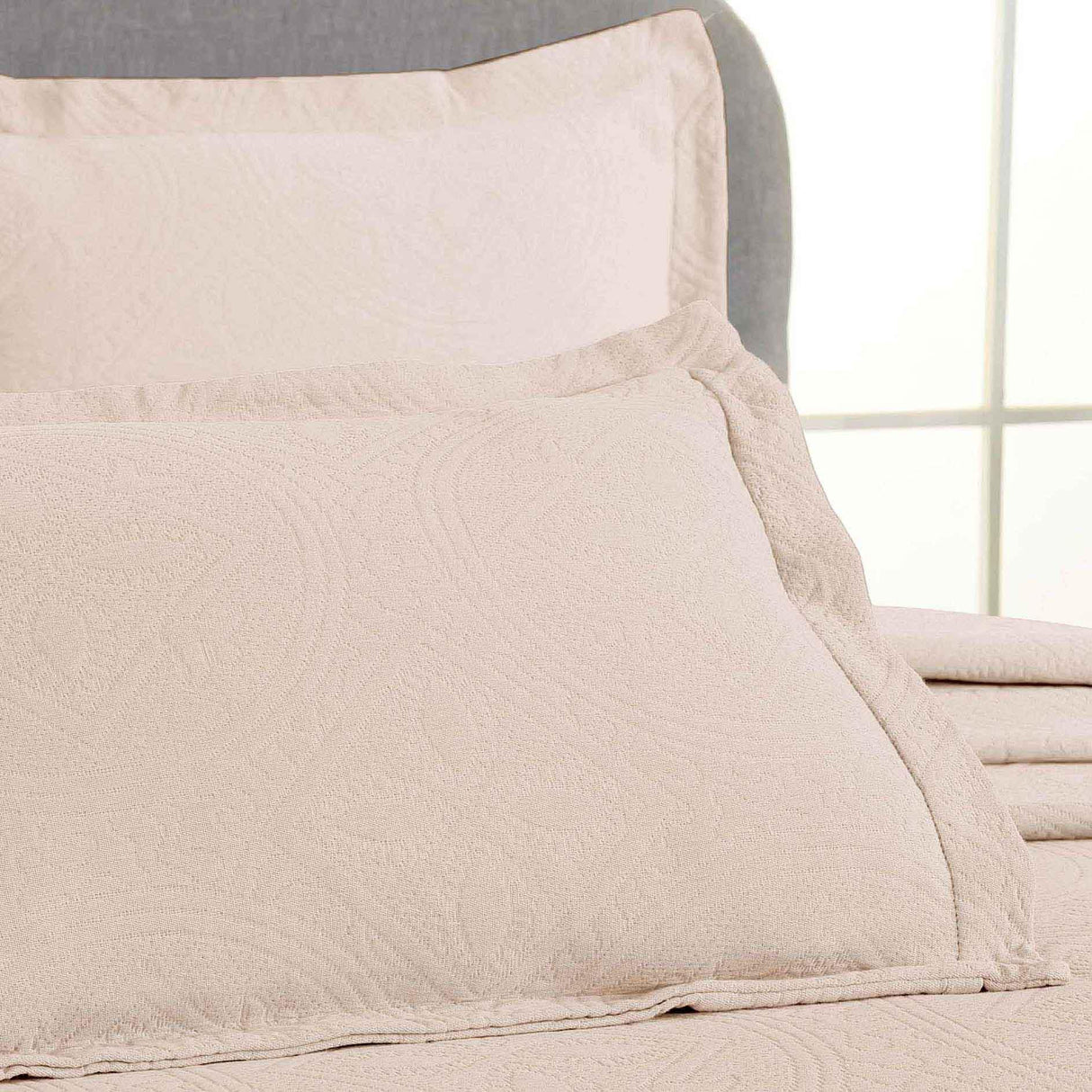 Celtic Circle Cotton Jacquard Matelasse Bedspread Set - Bedspread by Superior Brand