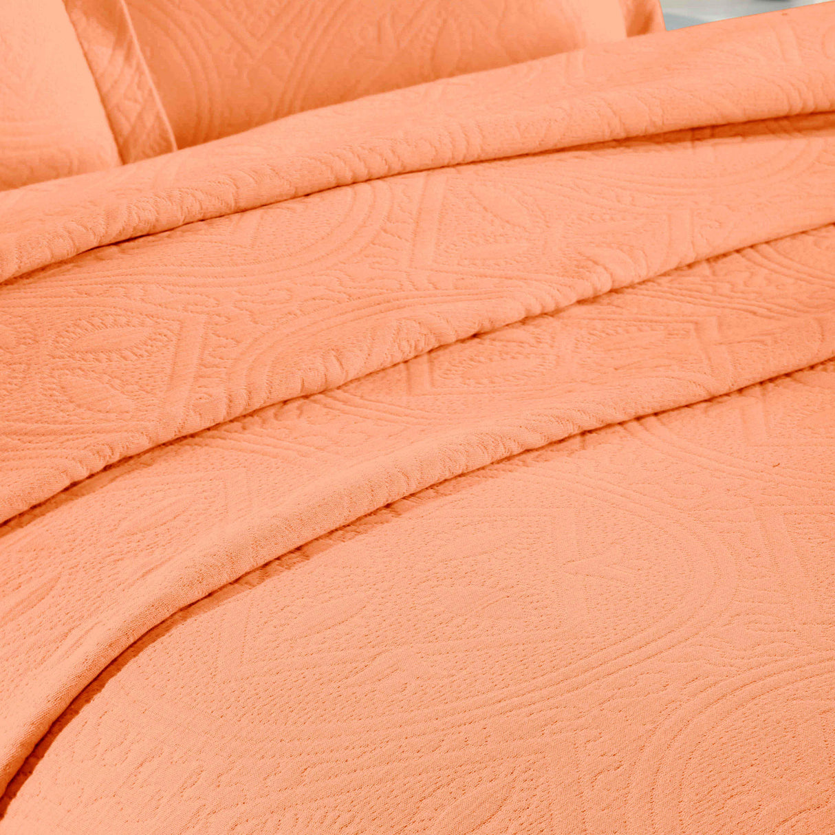 Celtic Circle Cotton Jacquard Matelasse Bedspread Set - Bedspread by Superior Brand