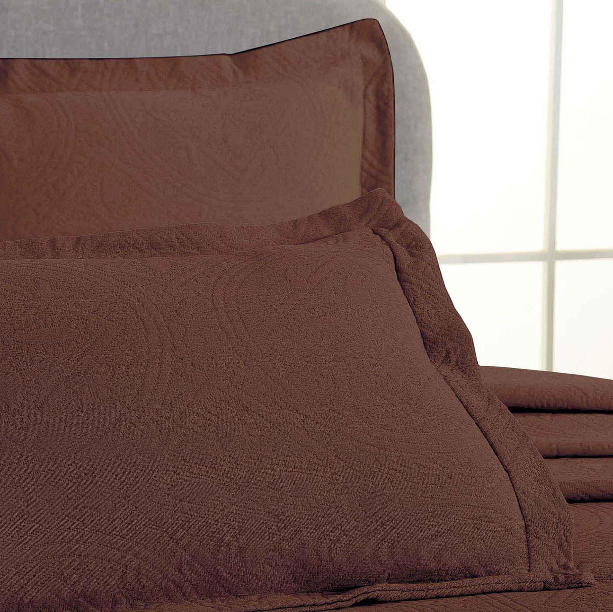 Celtic Circle Cotton Jacquard Matelasse Bedspread Set - Bedspread by Superior Brand