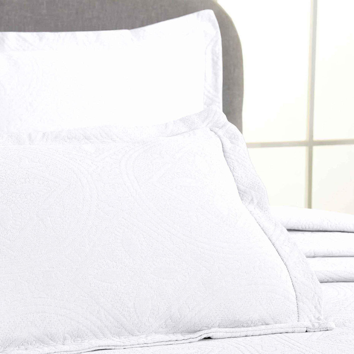 Celtic Circle Cotton Jacquard Matelasse Bedspread Set - Bedspread by Superior Brand