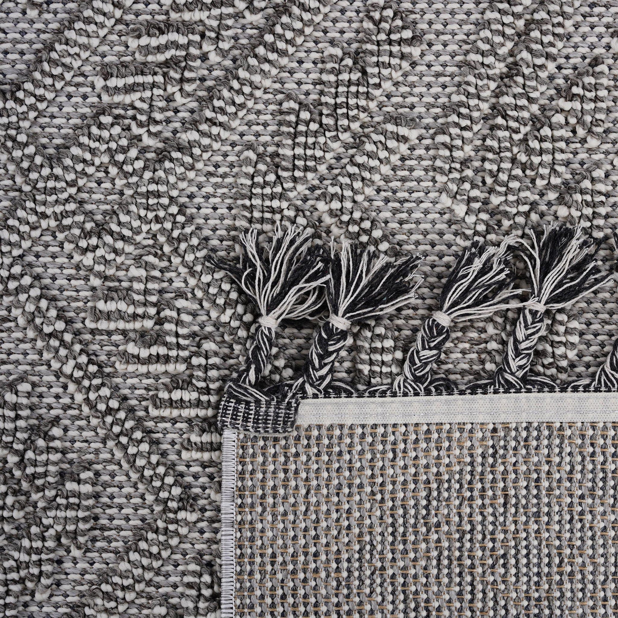 Guros - Traditional Indoor / Outdoor Rug