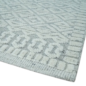 Contemporary 8x10 carved pattern Ivory and Gray hand knotted wool rug