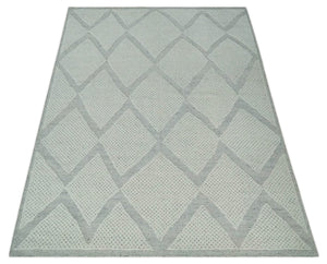 Contemporary 8x10 Ivory and Silver Traditional Geometrical Pattern Hand Knotted Wool Area Rug