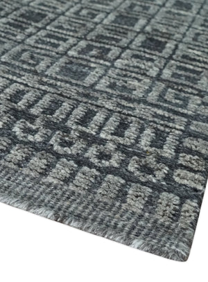 Contemporary Hand carved 8x10 Silver and Charcoal Traditional Geometrical Pattern Hand Knotted Wool Area Rug