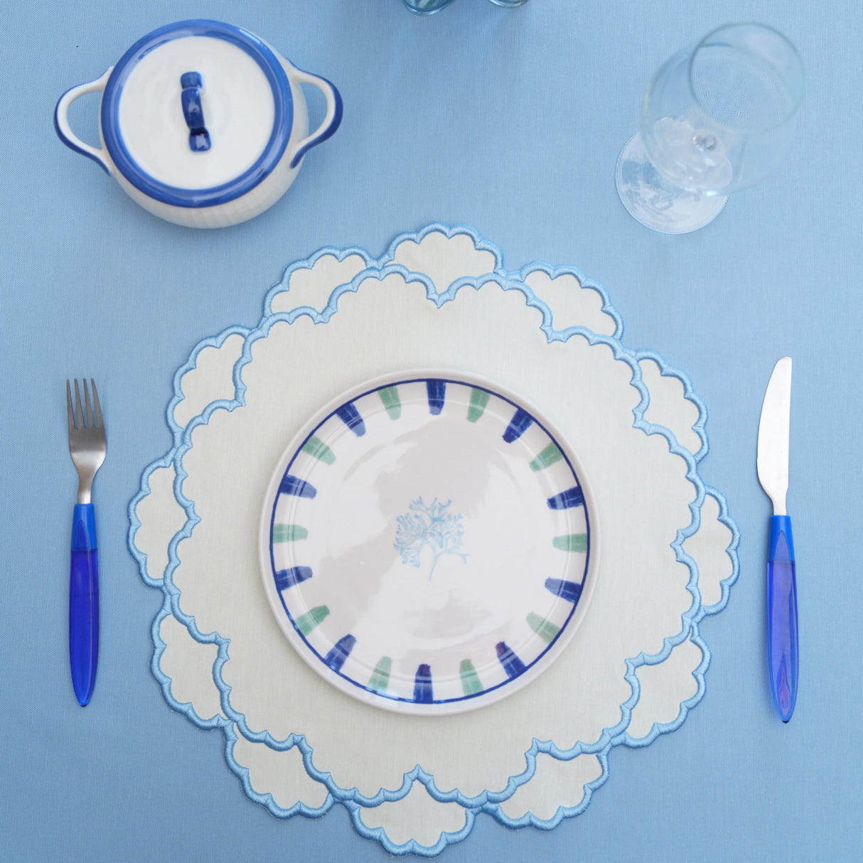 Cressida-White-Scalloped-Blue-Fabric-Placemat-Fabric-Placemats