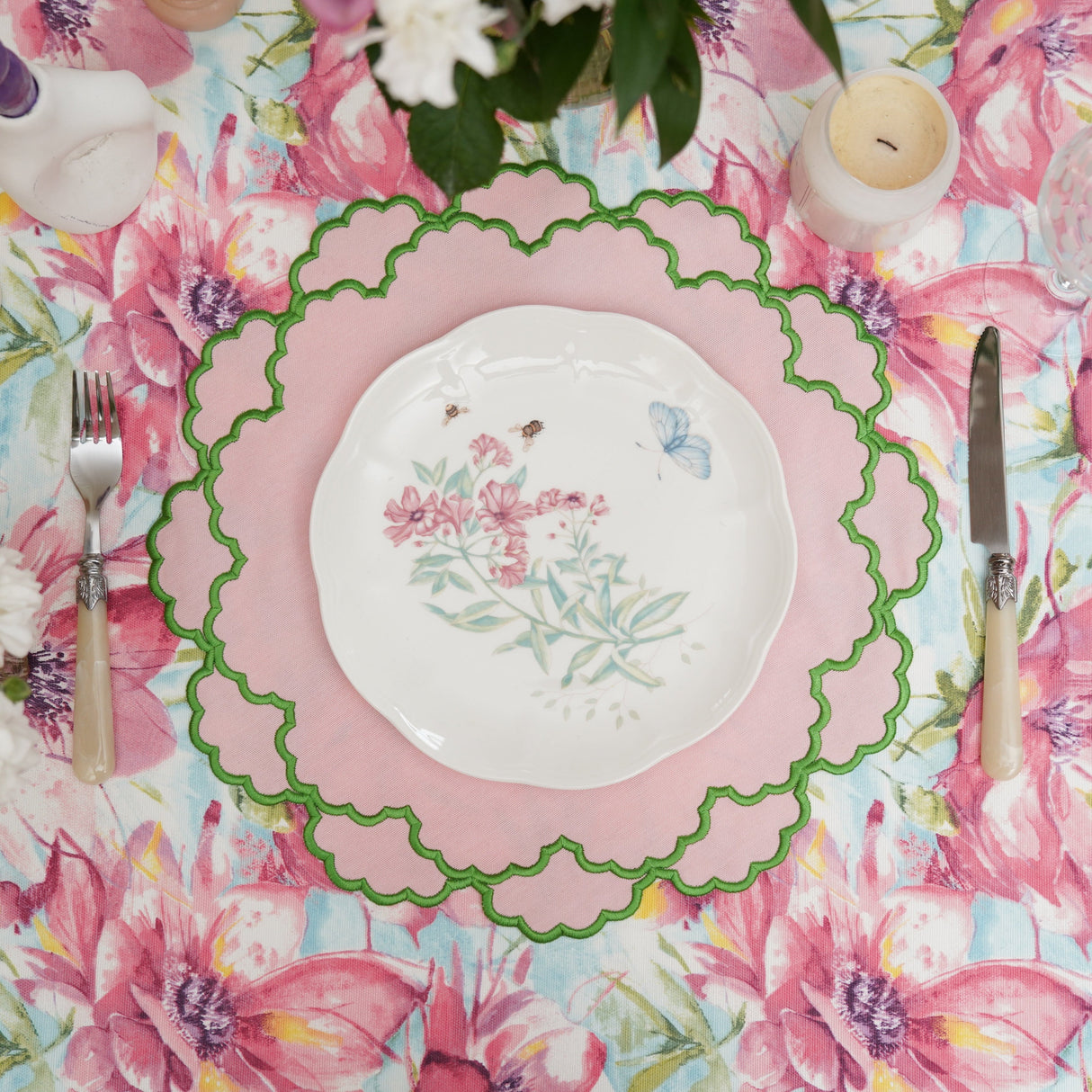CRESSIDA LIGHT PINK ROUND FABRIC PLACEMAT