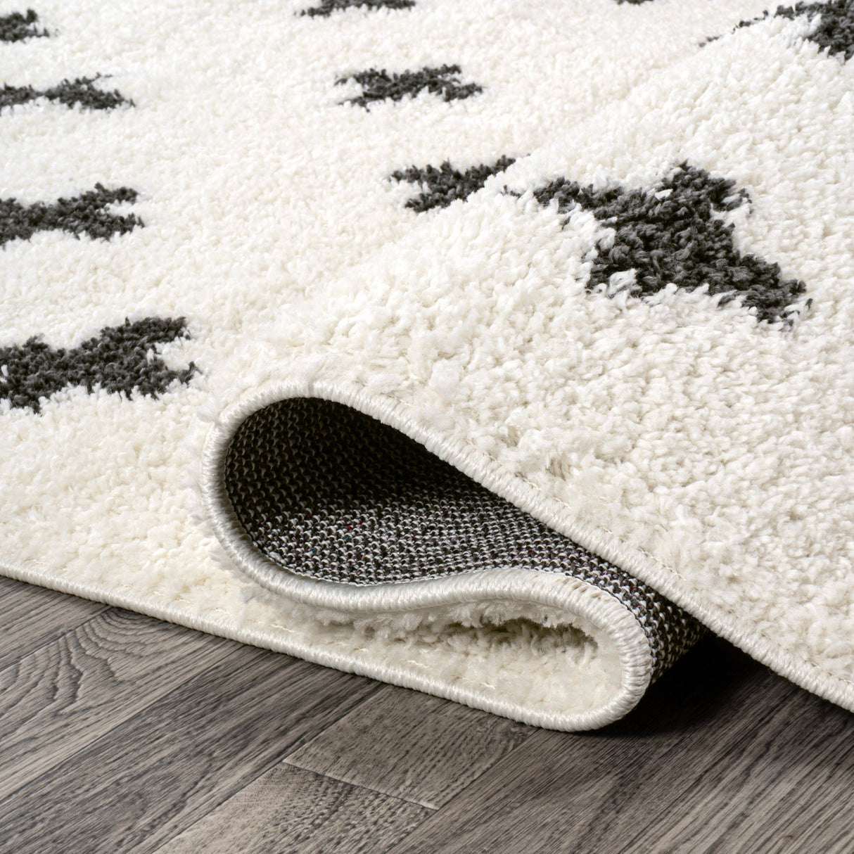 Cristo Berber Geometric Shag Area Rug - Tuesday Morning - Area Rugs