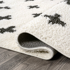 Cristo Berber Geometric Shag Area Rug - Tuesday Morning - Area Rugs