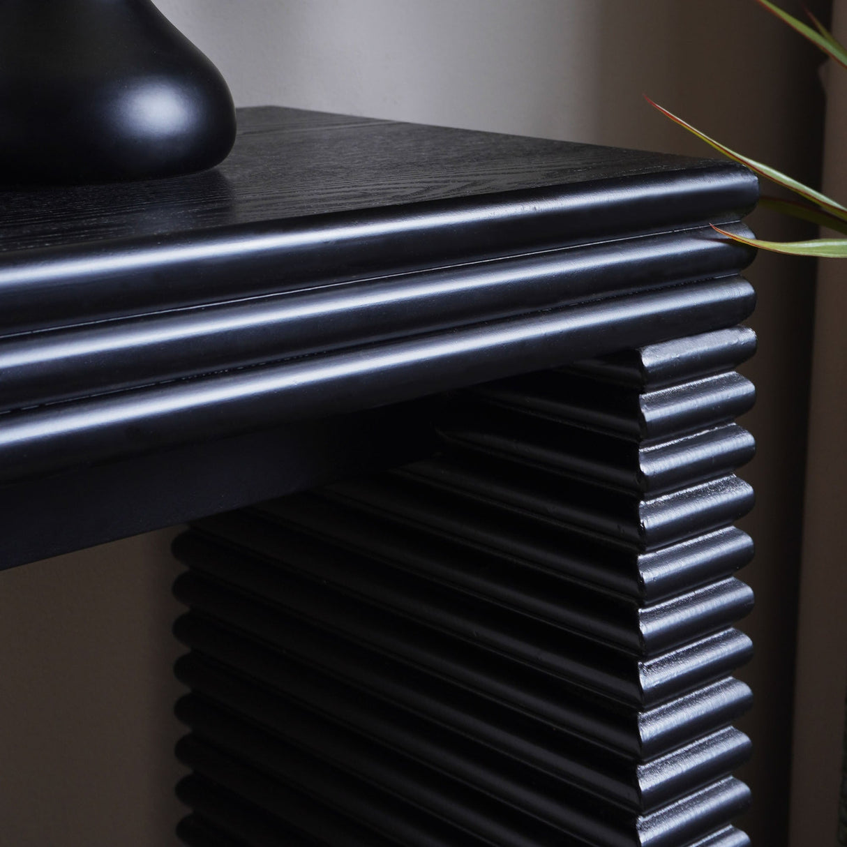 47" Modern Black Wood Console Table with Ribbed Legs