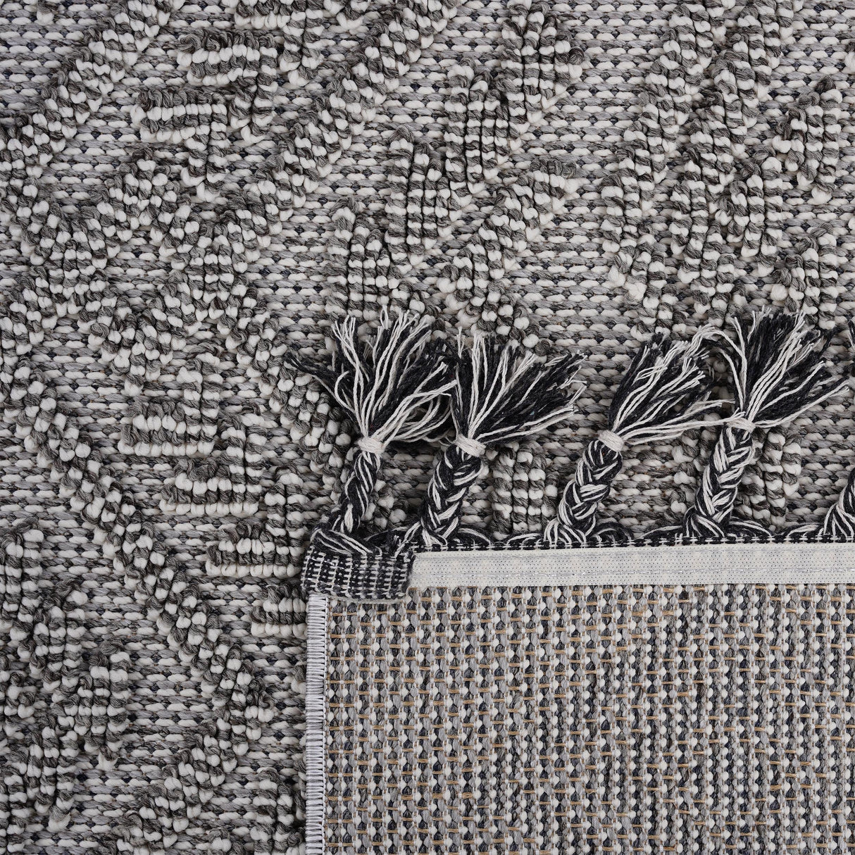 NAAR Guros Collection Traditional Indoor/Outdoor Area Rug