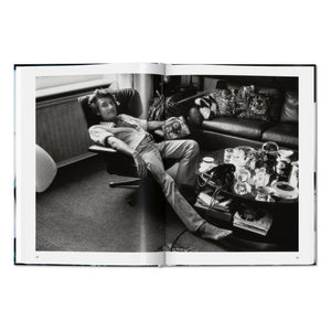 Helmut Newton & Alice Springs. Us and Them (German, French, English)