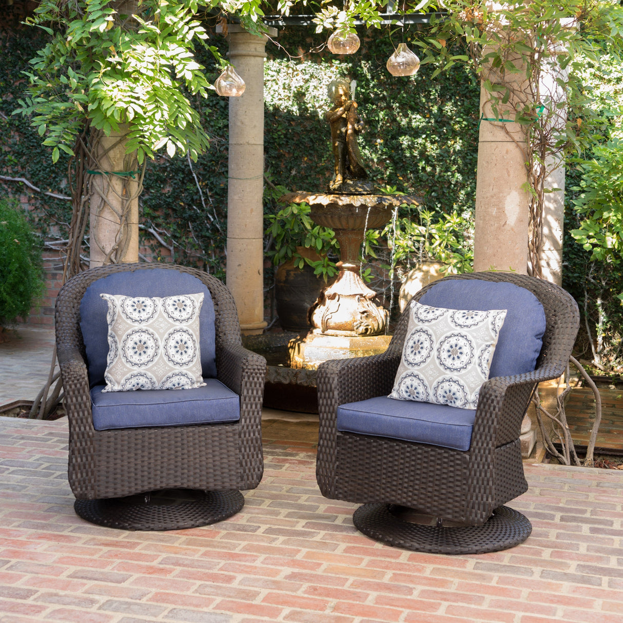 Liam Swivel Club Chair (Set of 2)