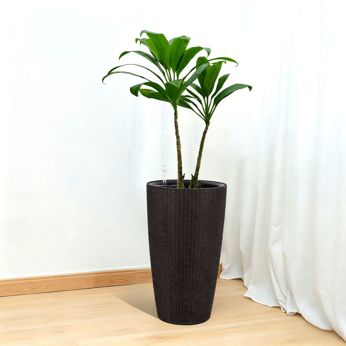 Tall Planters Set With Water Level Monitor And Auto Watering