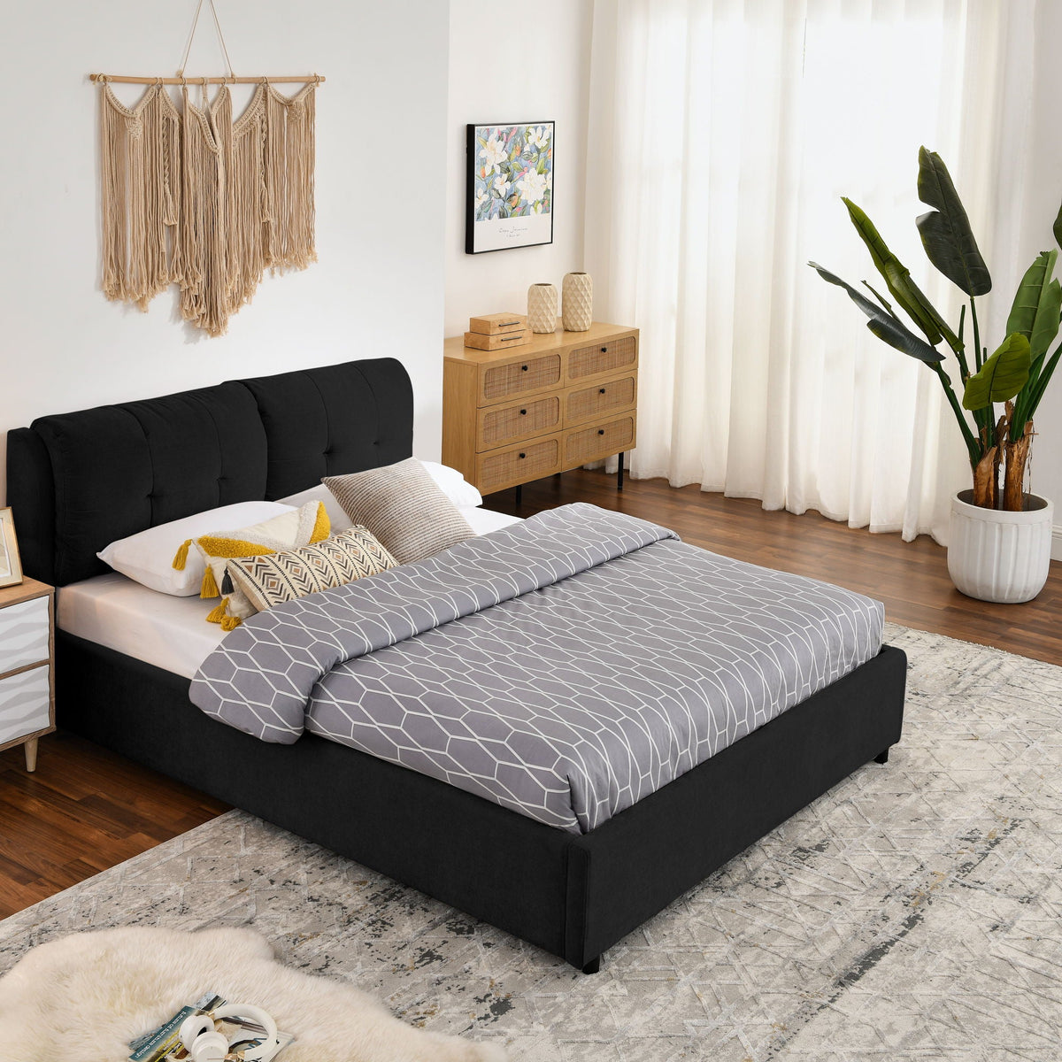 Storage Upholstered Hydraulic Platform Bed With Integrated Headboard