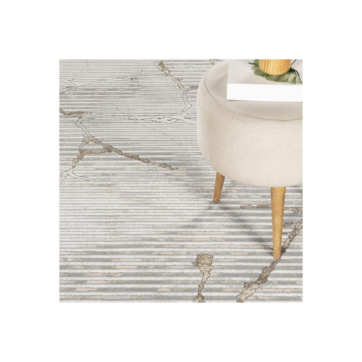 Geometric Area Rug with 3D Effect - Ivory / Gray