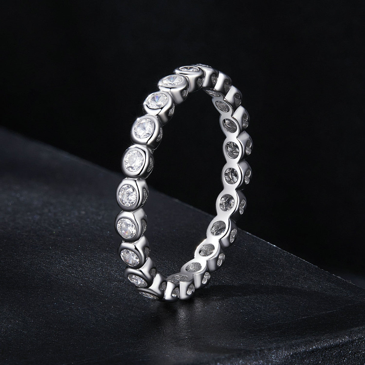 925 Sterling Silver 2mm Moissanite Ring Size 7 for Women