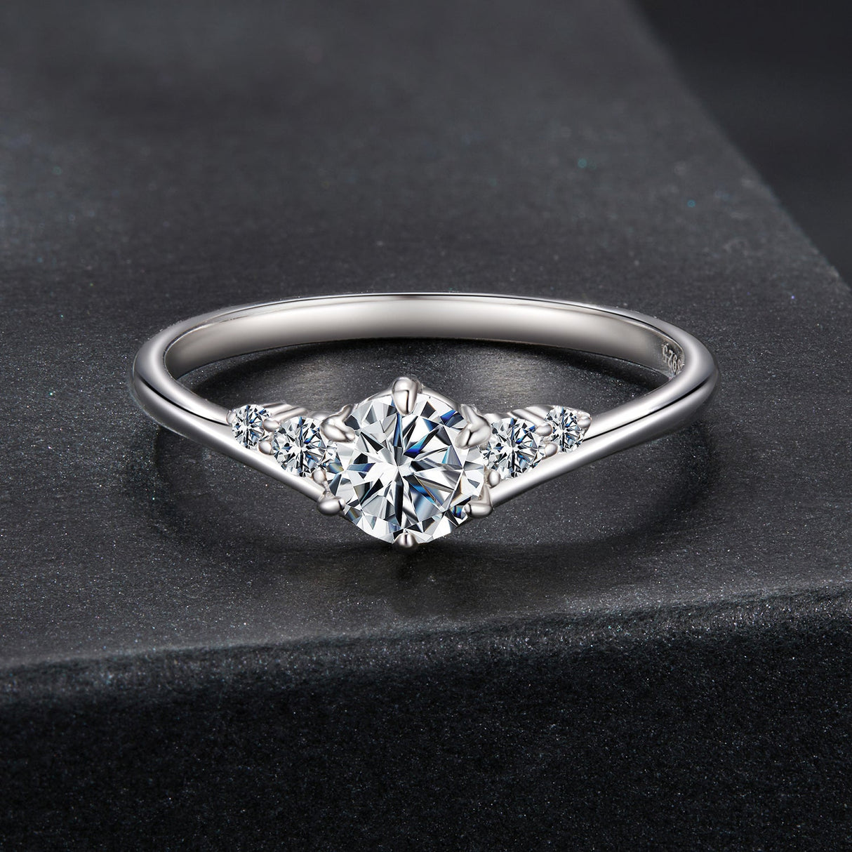 925 Sterling Silver Moissanite 0.15ct Ring Size 7 for Women
