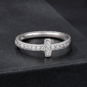 925 Sterling Silver Moissanite Ring in Size 6