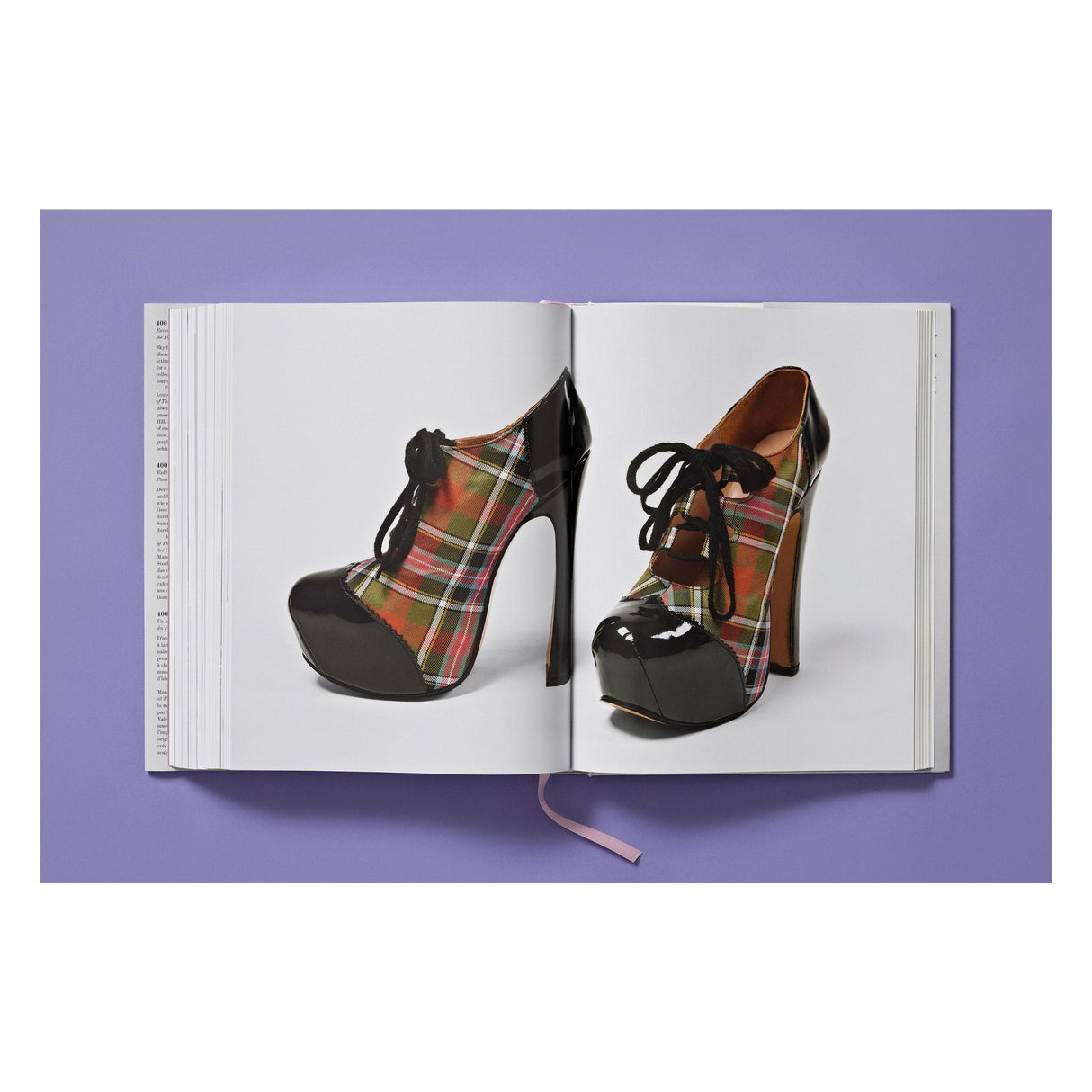 Shoes A–Z. The Collection of The Museum at FIT (German, French, English) (FFE)