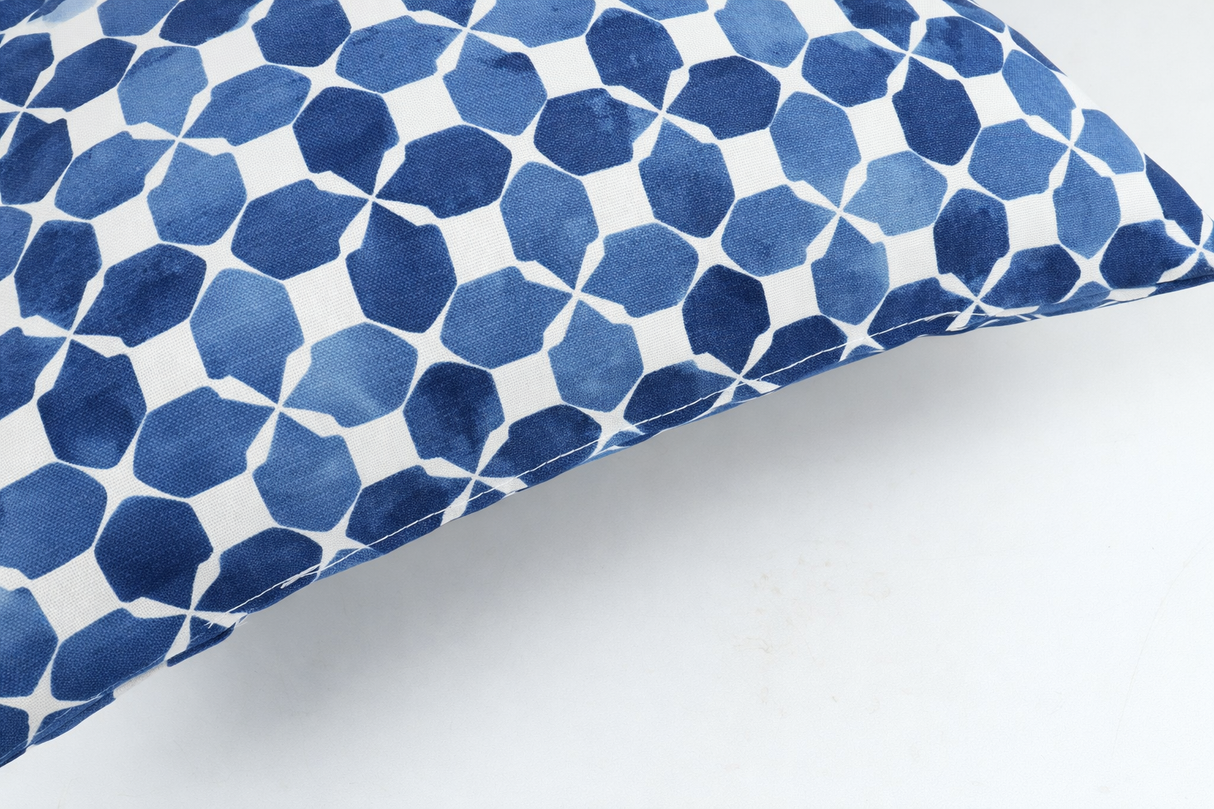 2 Pack Outdoor Throw Pillows, Waterproof & Fade-Resistant Patio Cushions (18x18 Inch)