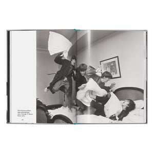 Harry Benson. The Beatles (English)