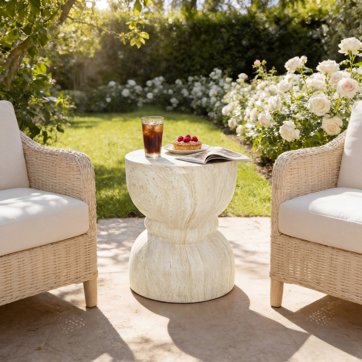 U_Style Outdoor Concrete Side Table