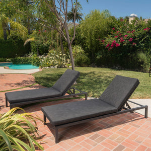 Modern Chaise Lounge With Wate Resistant Fabric Cushions