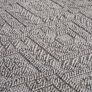 Guros - 8' X 10' Traditional Indoor / Outdoor Area Rug - White